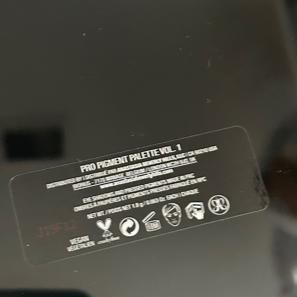 NEW Anastasia of Beverly Hills NORVINA® Pro Pigment Palette Vol. 1. make up - Picture 4 of 4